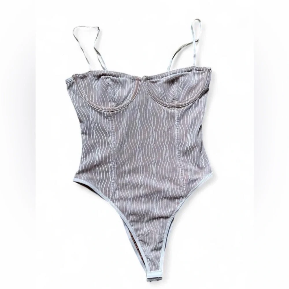 White Fox Striped Wavy Underwire Bodysuit